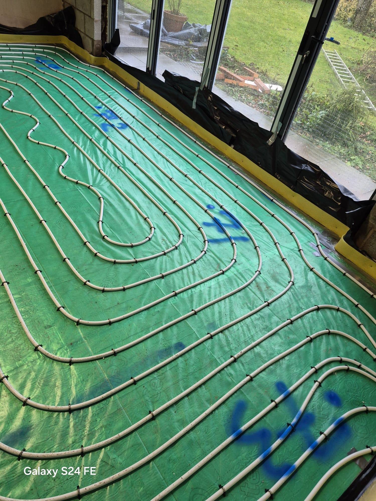 Underfloor heating pipework ready for liquid screed